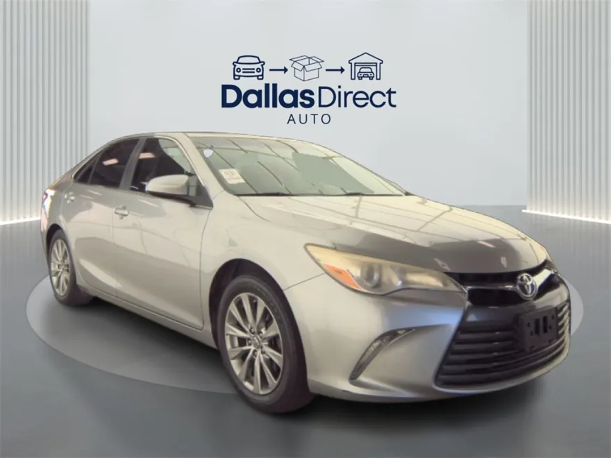2017 Toyota Camry XLE photo 1