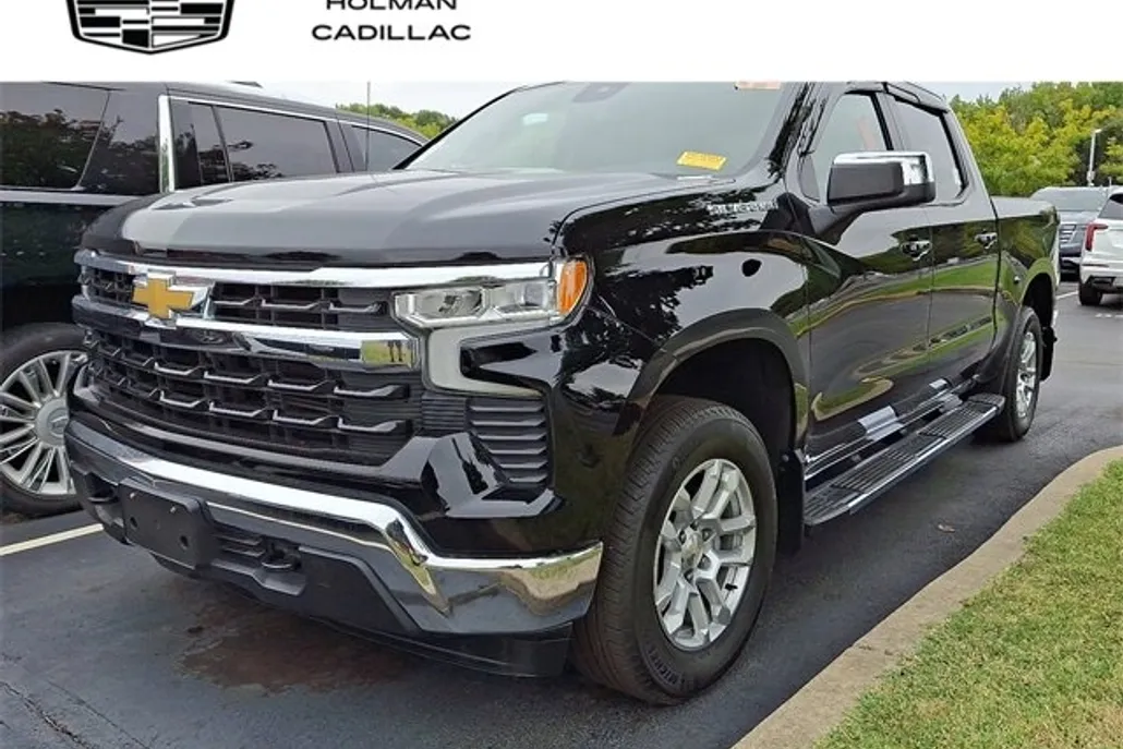 2022 Chevrolet Silverado 1500 LT photo 1