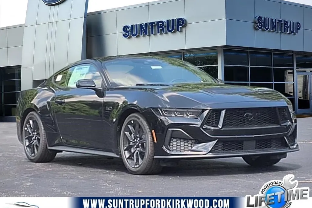 2025 Ford Mustang GT photo 1