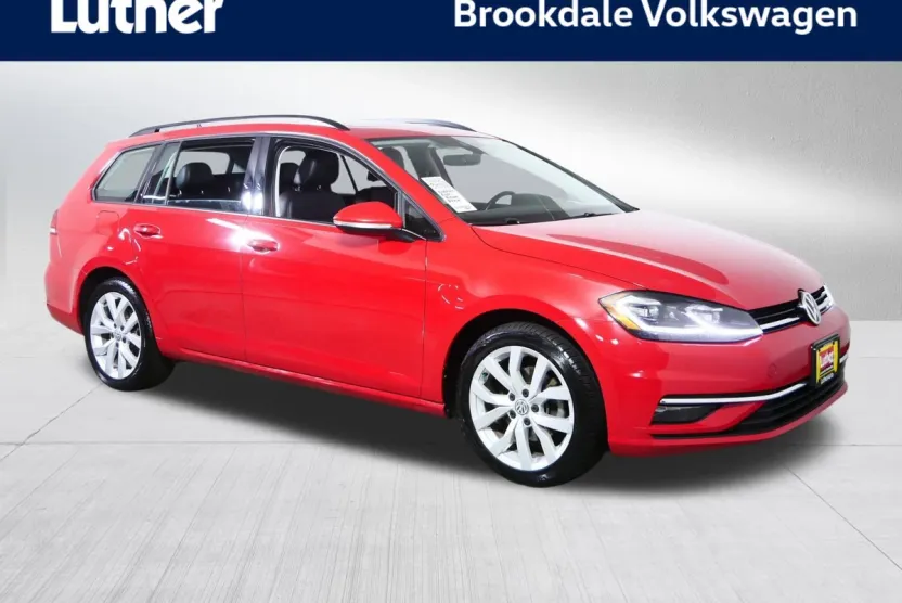 2019 Volkswagen Golf SportWagen SE photo 1