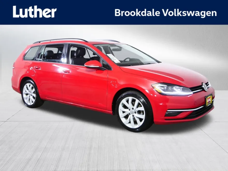 2019 Volkswagen Golf SportWagen SE photo 1