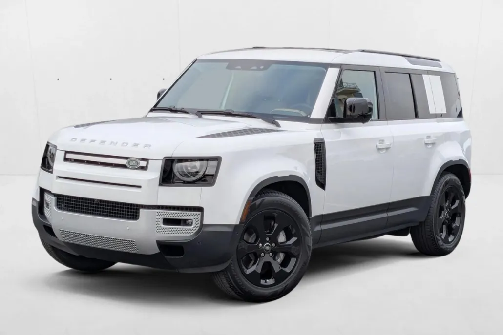 2025 Land Rover Defender 110 S photo 1
