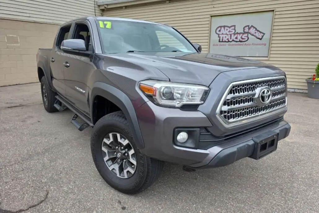 2017 Toyota Tacoma TRD Off-Road photo 1