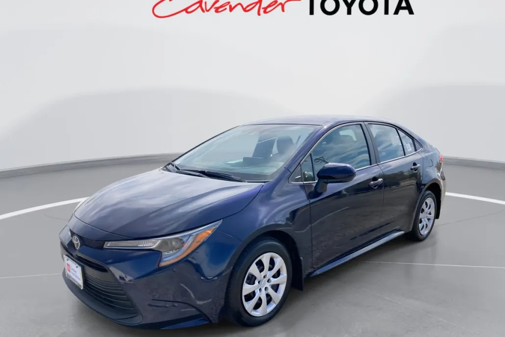 2025 Toyota Corolla LE photo 1