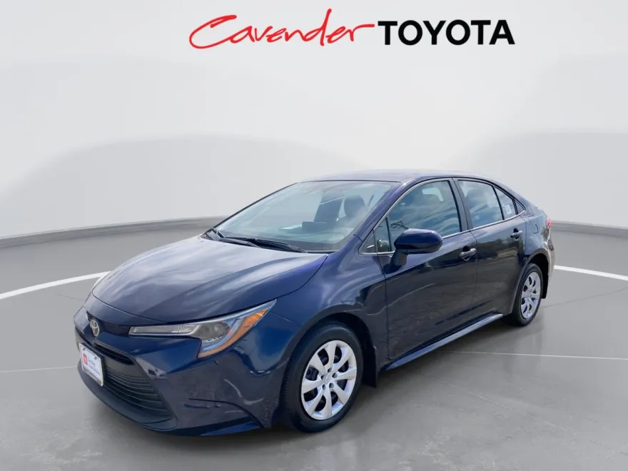 2025 Toyota Corolla LE photo 1