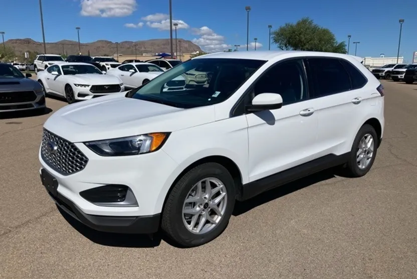 2024 Ford Edge SEL photo 1