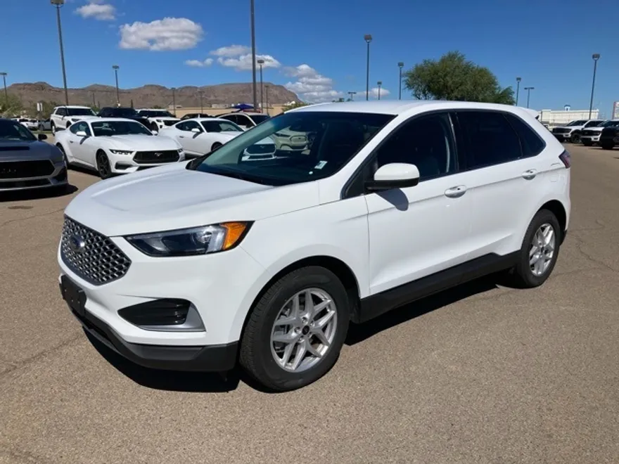 2024 Ford Edge SEL photo 1