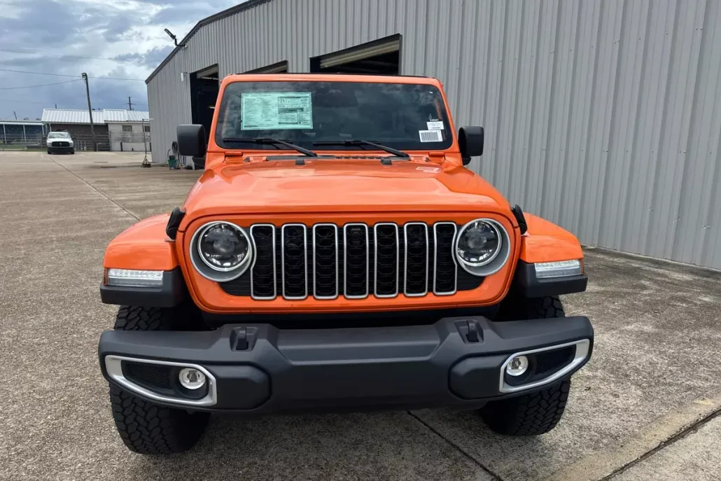 2025 Jeep Wrangler Sahara photo 1
