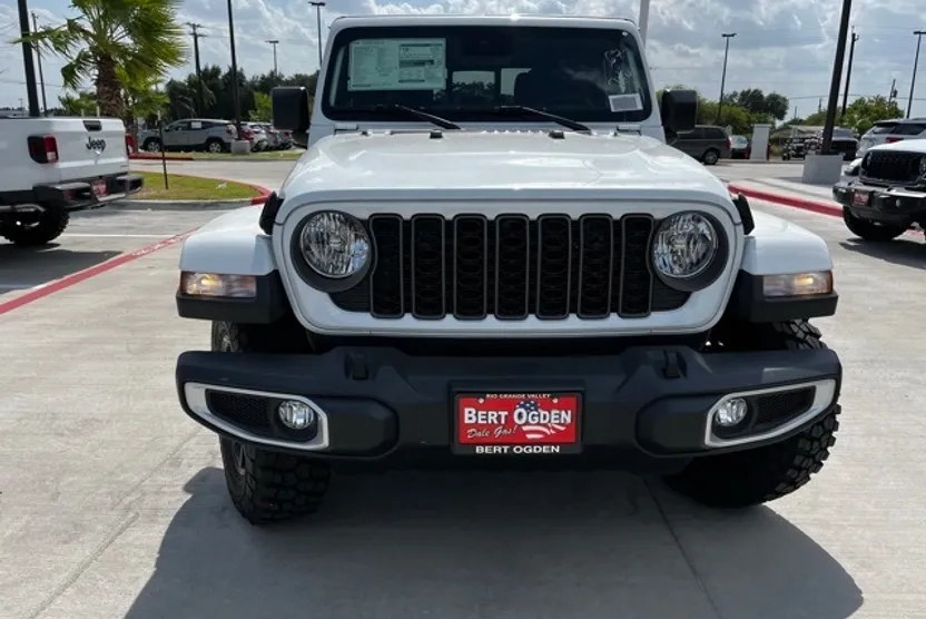 2025 Jeep Gladiator Sport photo 1