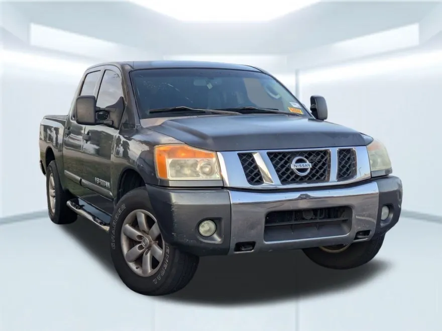2008 Nissan Titan SE photo 1