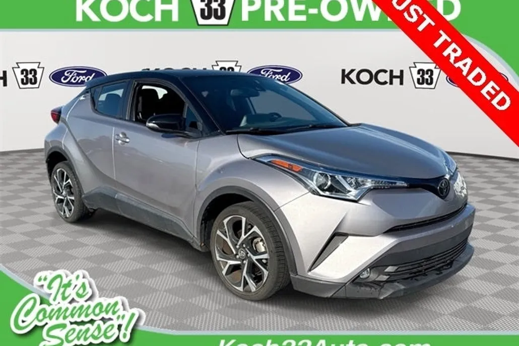 2019 Toyota C-HR XLE photo 1