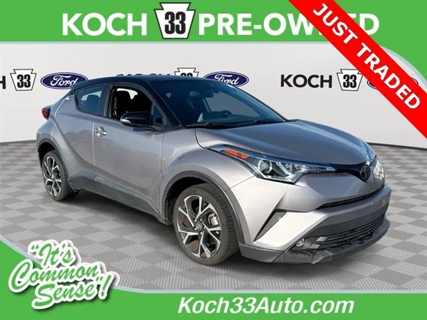 2019 Toyota C-HR XLE photo 1