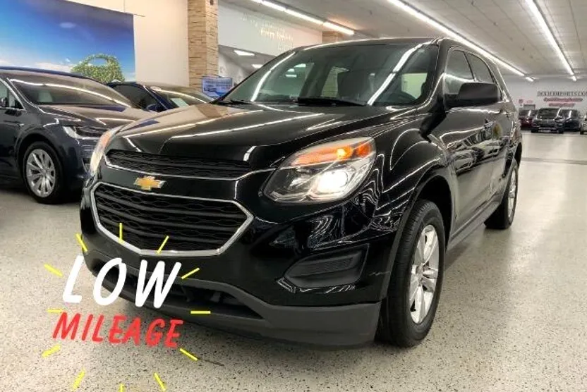 2017 Chevrolet Equinox LS photo 1