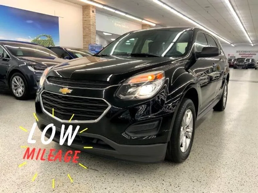 2017 Chevrolet Equinox LS photo 1