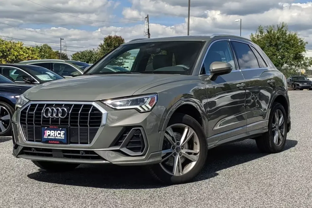 2020 Audi Q3 45 TFSI S line Premium photo 1