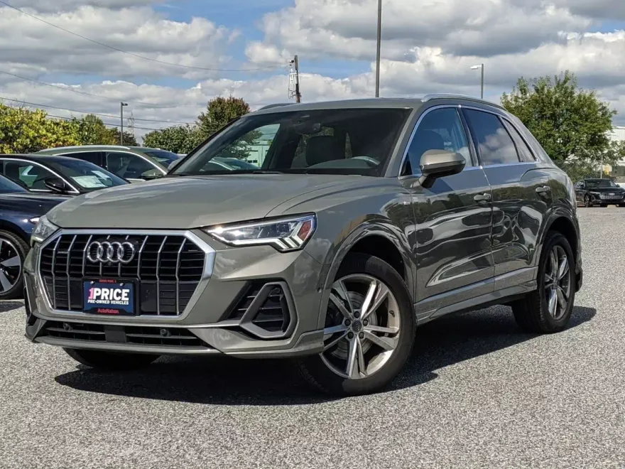 2020 Audi Q3 45 TFSI S line Premium photo 1