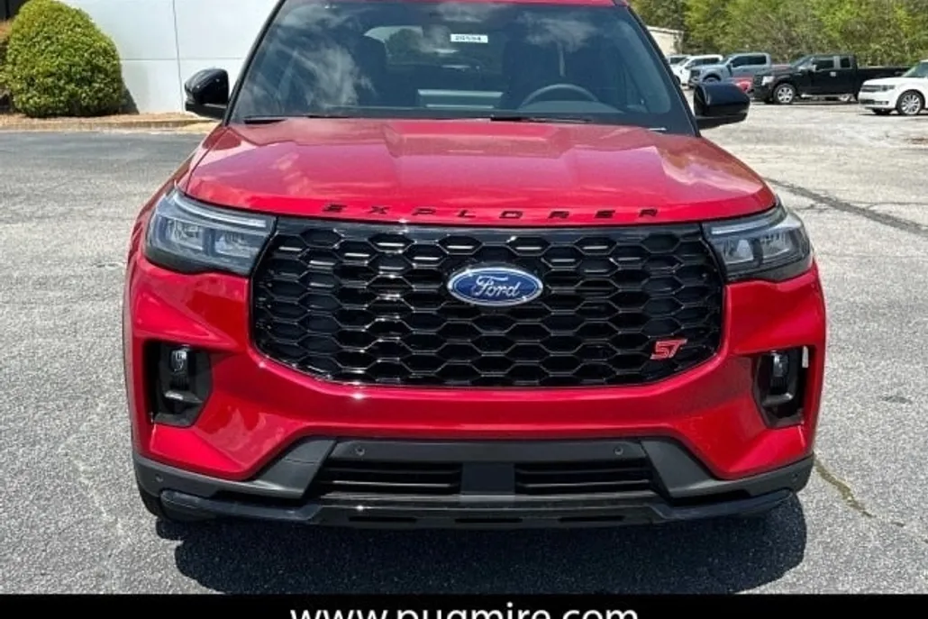 2025 Ford Explorer ST photo 1
