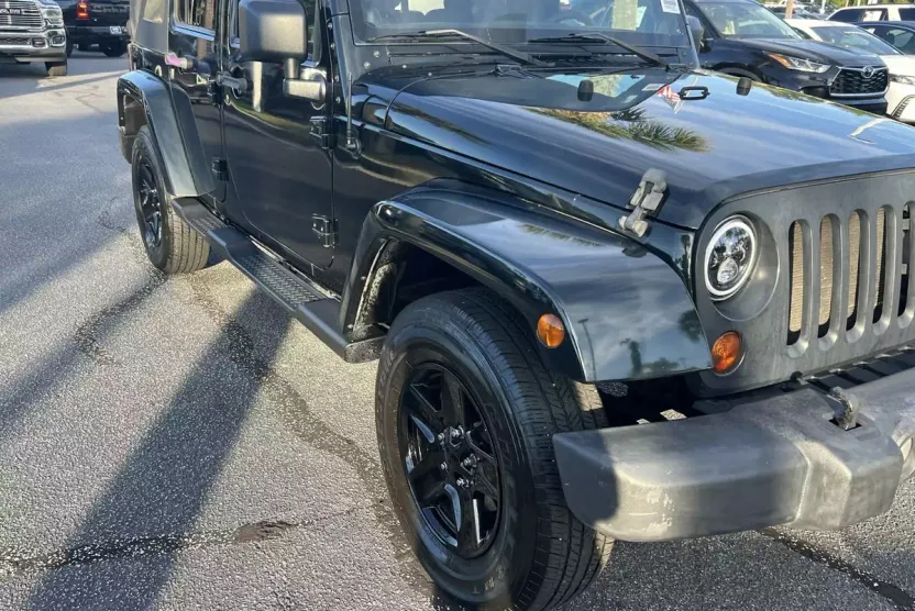 2012 Jeep Wrangler Unlimited Sahara photo 1