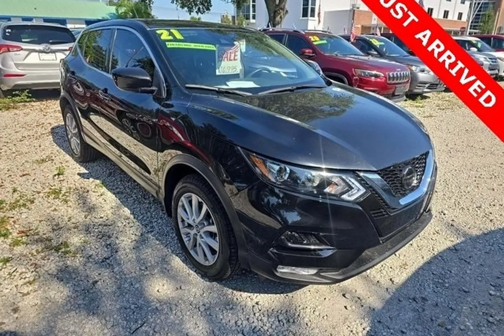 2021 Nissan Rogue Sport S photo 1