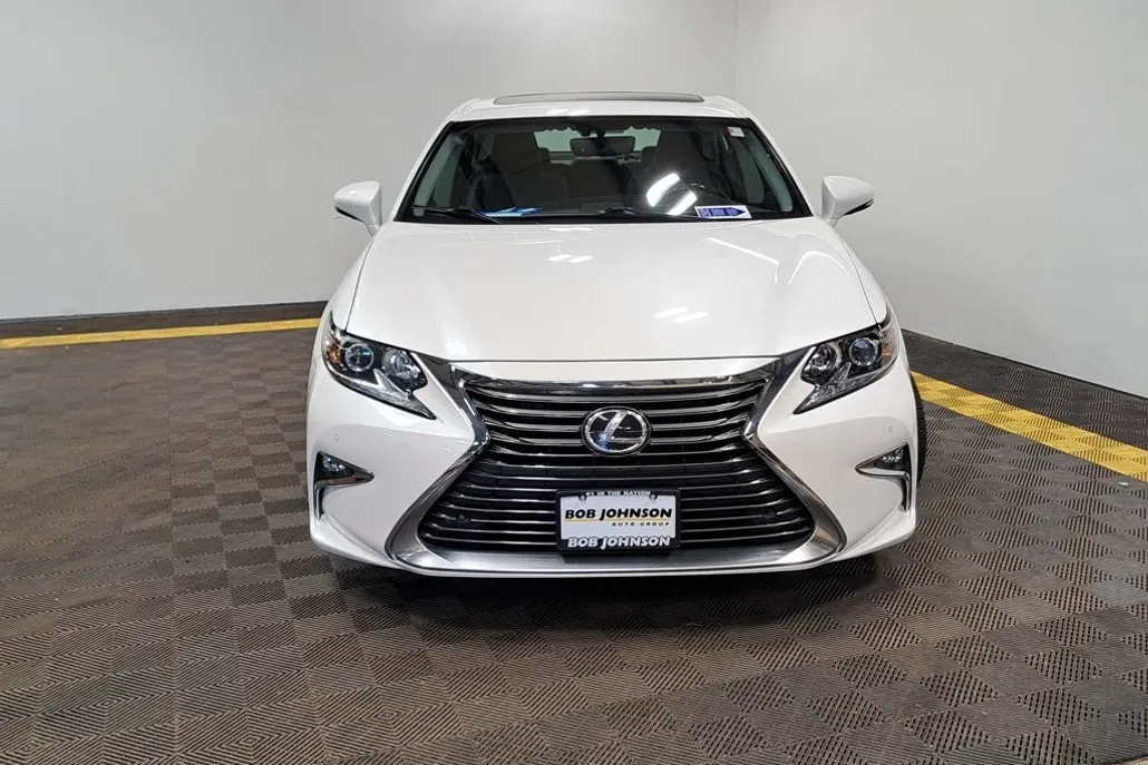 2016 Lexus ES 350 photo 1