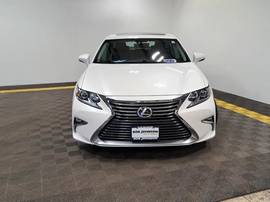 2016 Lexus ES 350 photo 1