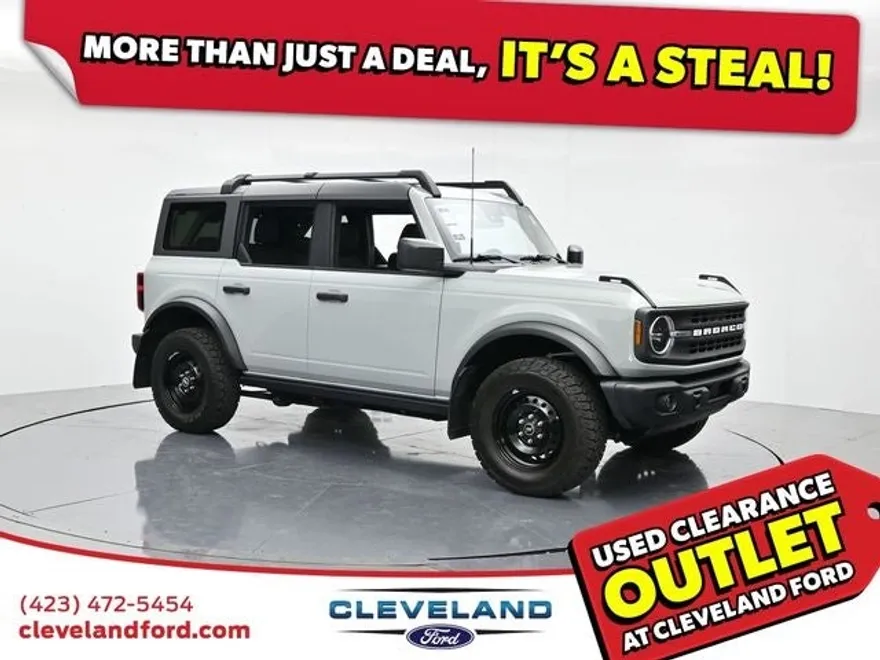 2023 Ford Bronco Black Diamond photo 1