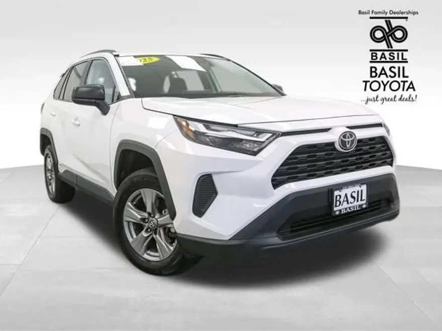 2025 Toyota RAV4 Hybrid LE photo 1