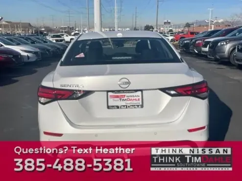 2025 Nissan Sentra SV photo 4