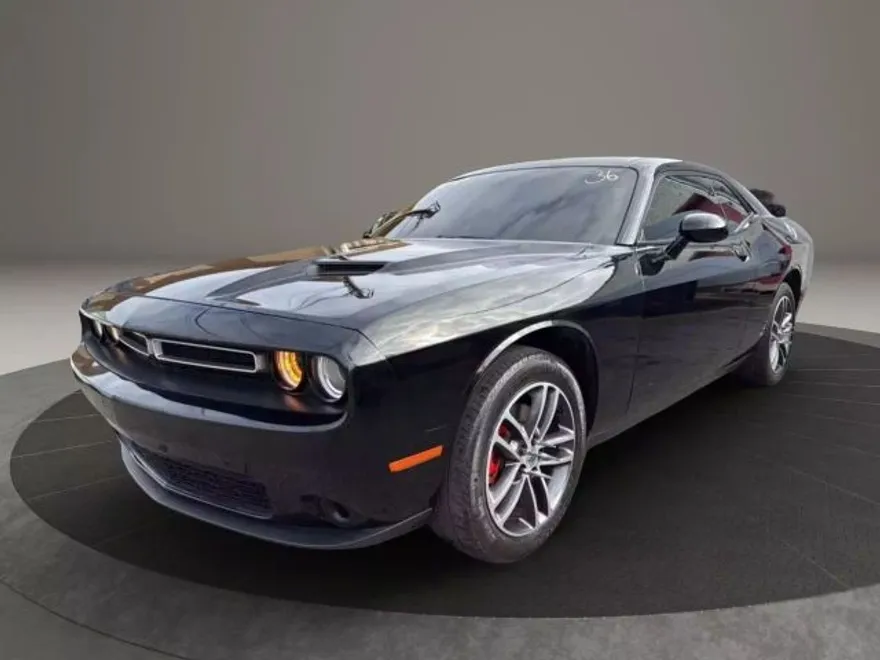 2019 Dodge Challenger SXT photo 1