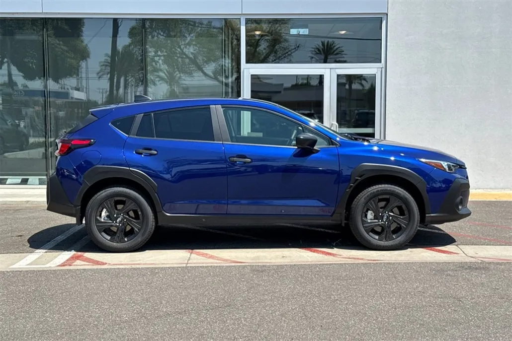 2025 Subaru Crosstrek Base photo 1