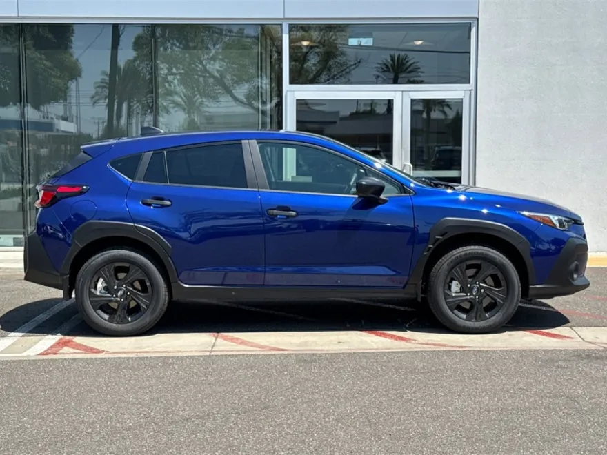 2025 Subaru Crosstrek Base photo 1