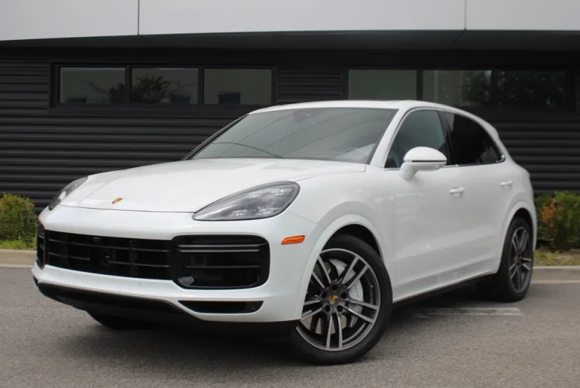 2023 Porsche Cayenne Turbo photo 1