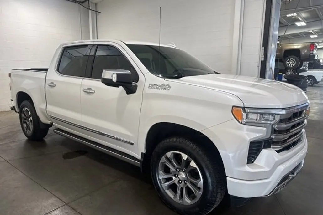 2022 Chevrolet Silverado 1500 High Country photo 1