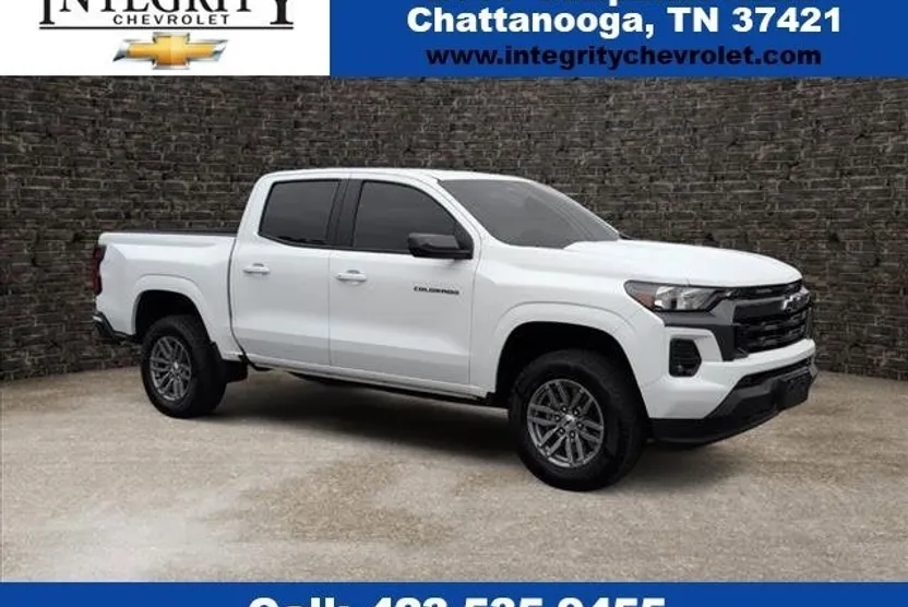 2024 Chevrolet Colorado LT photo 1