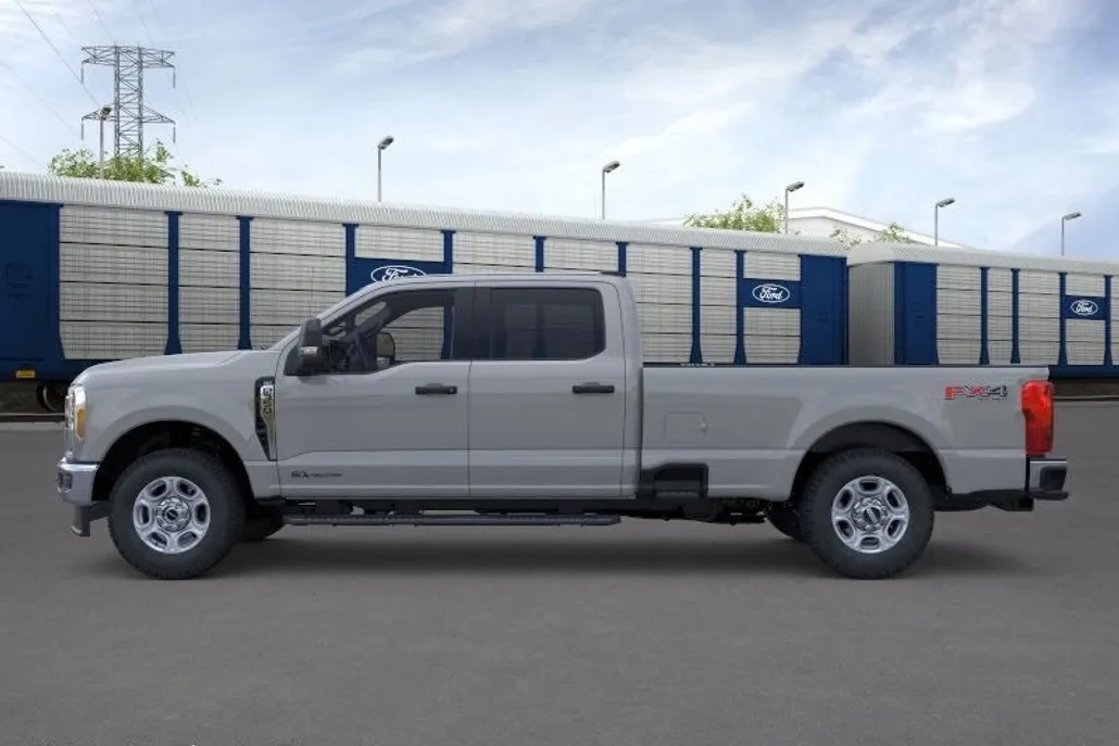 2026 Ford F-350 XLT photo 1