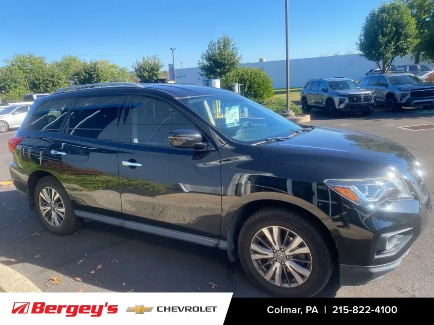 2018 Nissan Pathfinder S photo 1