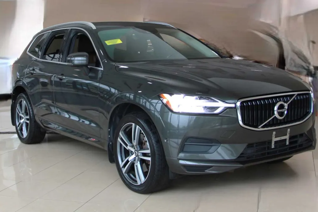 2018 Volvo XC60 Momentum photo 1