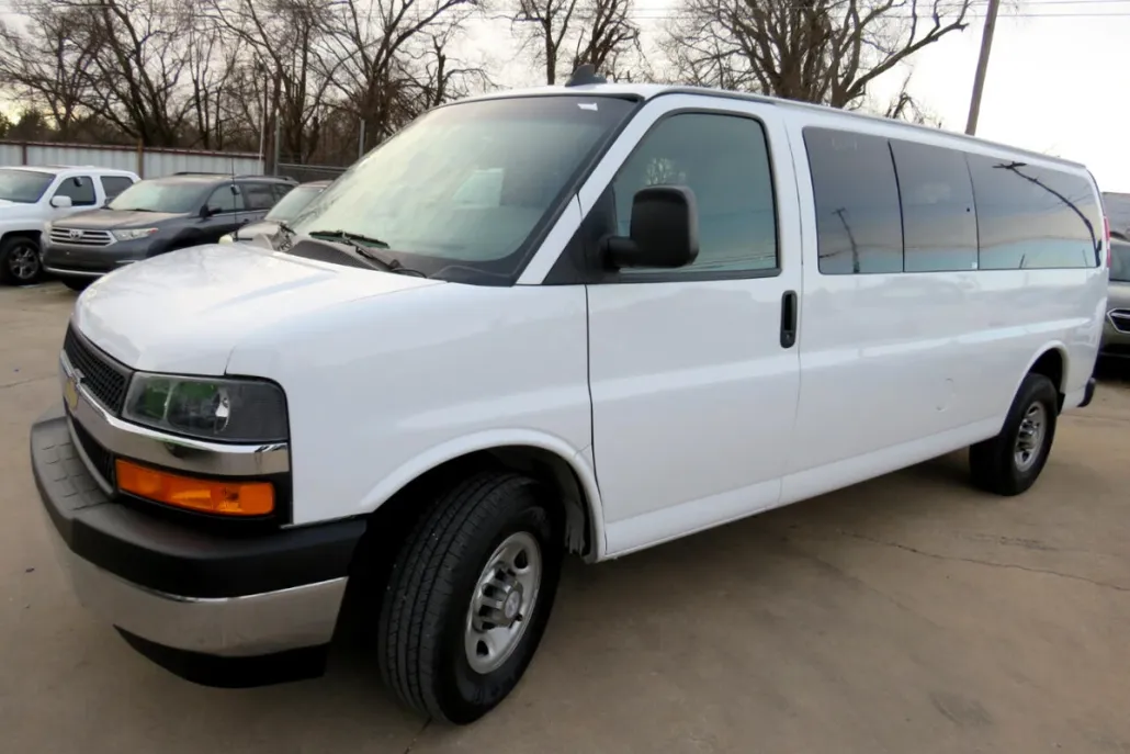 2018 Chevrolet Express LT 3500 photo 1