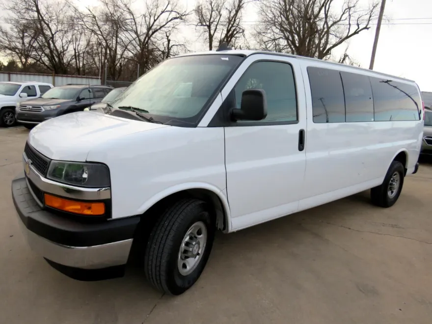 2018 Chevrolet Express LT 3500 photo 1