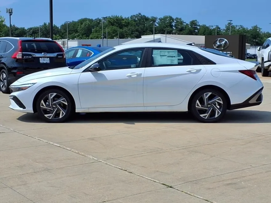 2025 Hyundai Elantra Hybrid SEL Sport photo 1