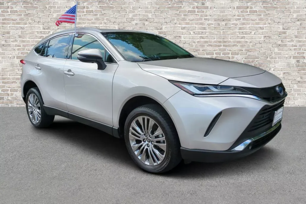2022 Toyota Venza XLE photo 1