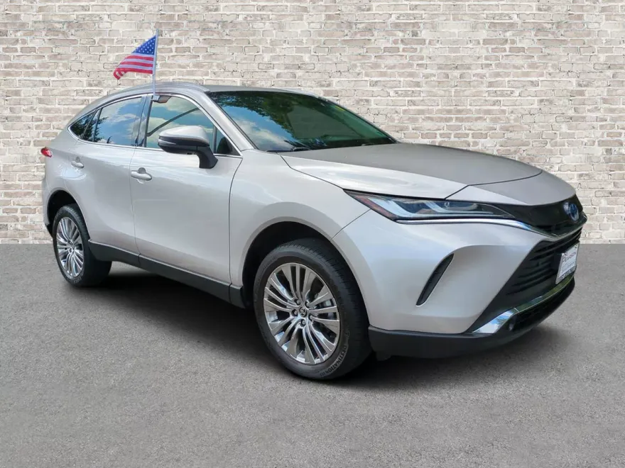 2022 Toyota Venza XLE photo 1