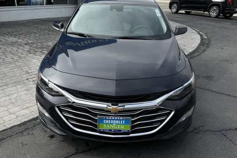 2023 Chevrolet Malibu 1LT photo 1