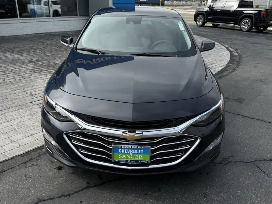 2023 Chevrolet Malibu 1LT photo 1
