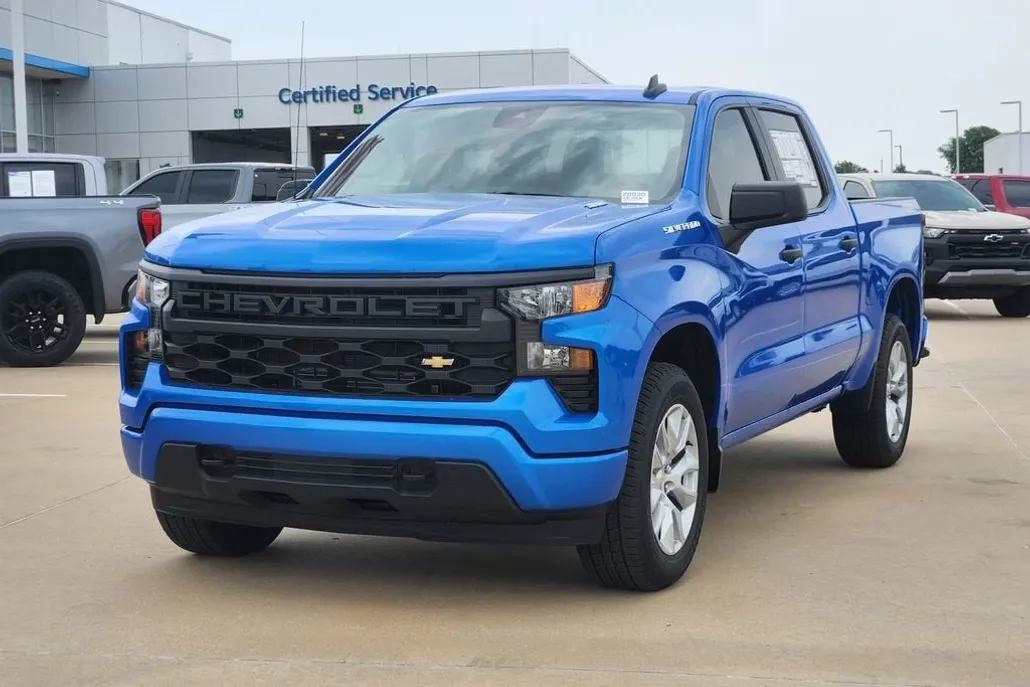 2026 Chevrolet Silverado 1500 Custom photo 1