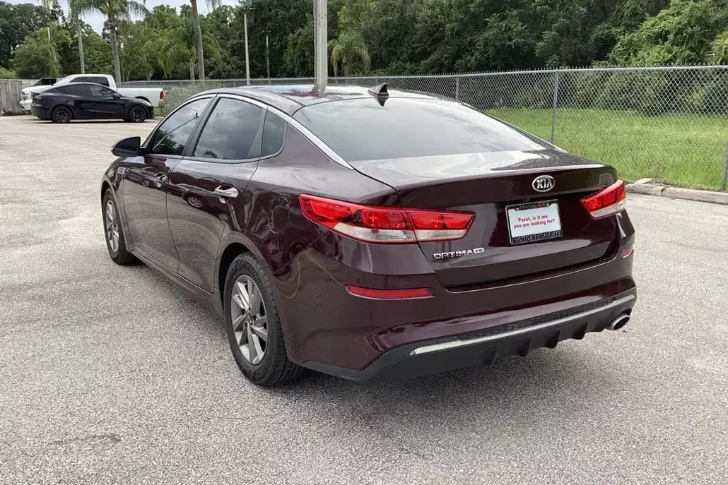 2019 Kia Optima LX photo 1