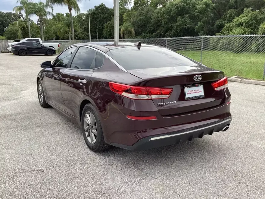 2019 Kia Optima LX photo 1
