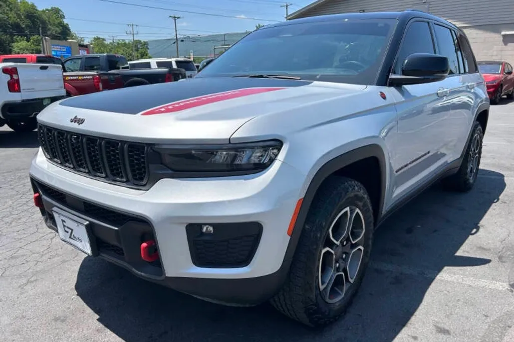 2022 Jeep Grand Cherokee Trailhawk photo 1