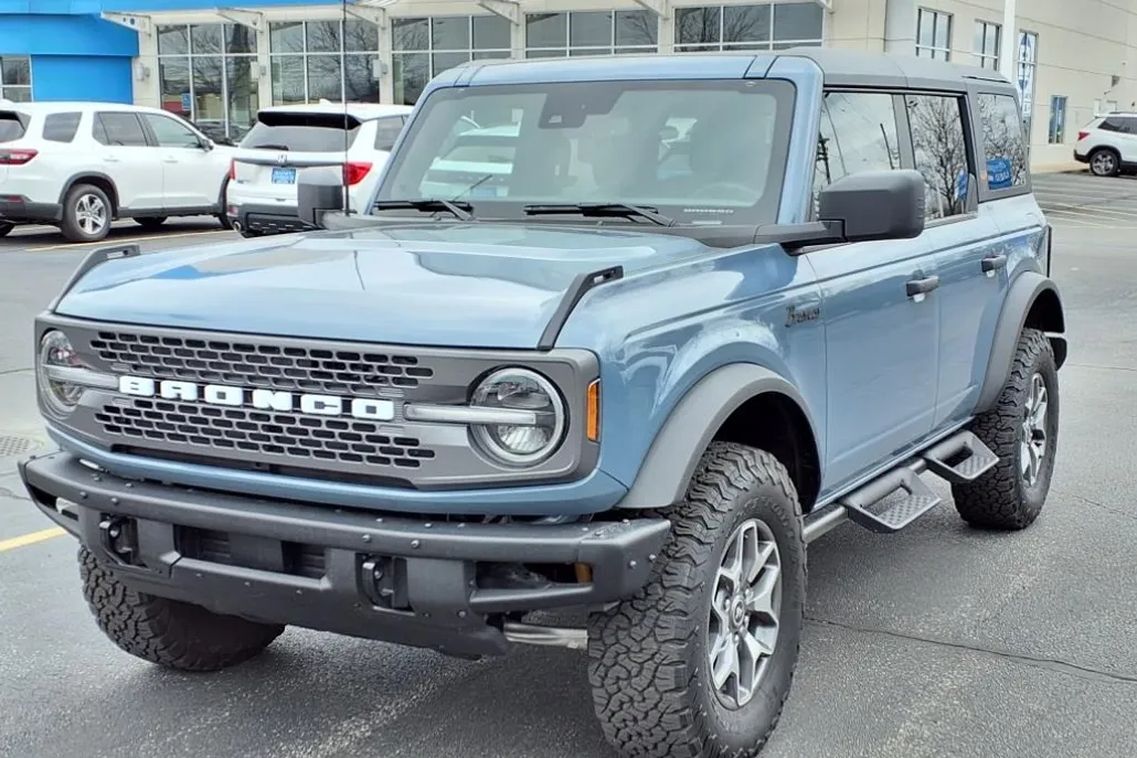 2024 Ford Bronco Badlands photo 1