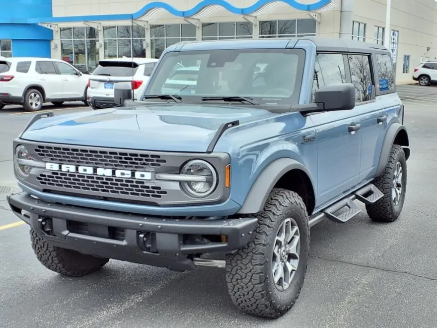 2024 Ford Bronco Badlands photo 1